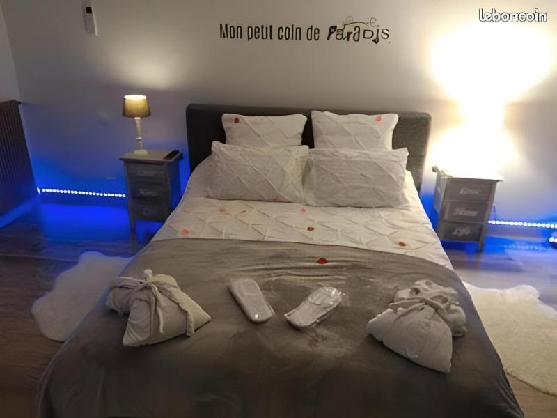 Ecrin D' Amour Suite Romantique Avec Jacuzzi Castels Екстер'єр фото