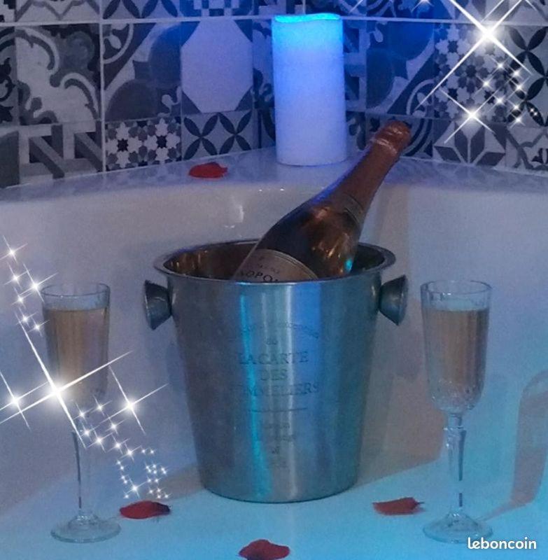 Ecrin D' Amour Suite Romantique Avec Jacuzzi Castels Екстер'єр фото