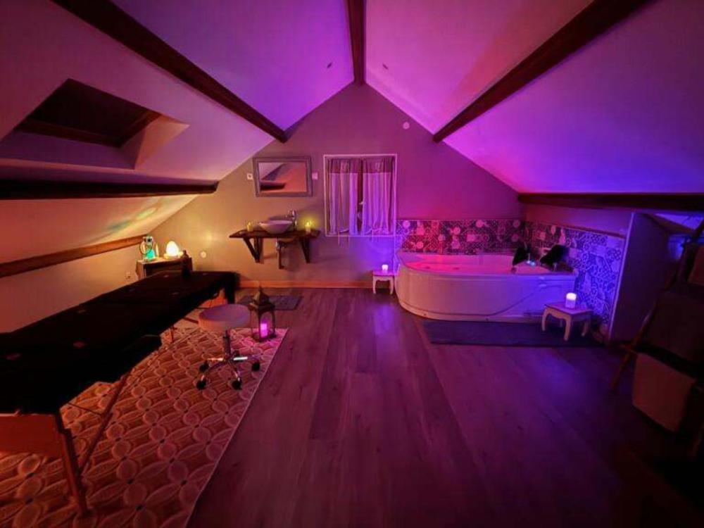 Ecrin D' Amour Suite Romantique Avec Jacuzzi Castels Екстер'єр фото